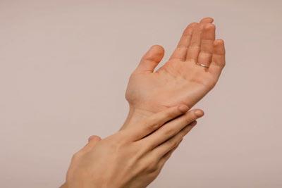 손발저림, '이곳' 이상 신호? 손발저림, '이곳' 이상 신호?